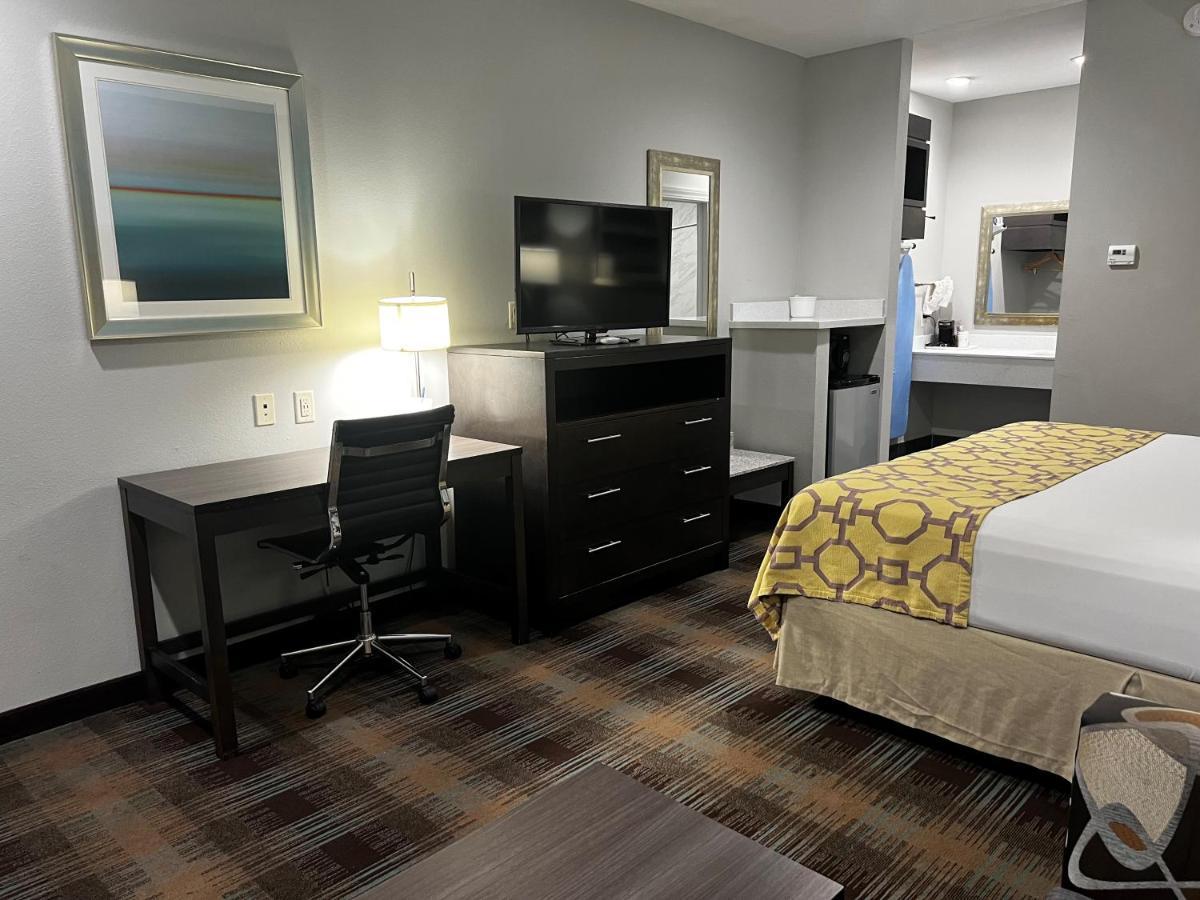 Hotel Baymont By Wyndham Bryan College Station Exterior foto